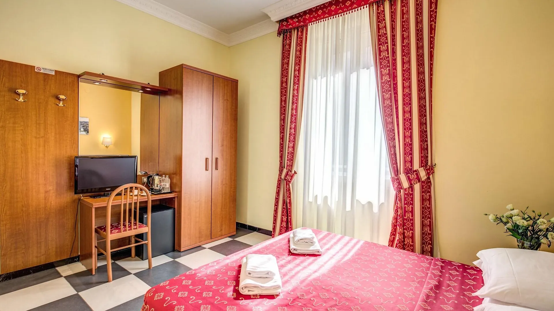 ***  Hotel Centro Cavour Roma Italy